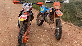 KTM EXC 300 tpi VS KTM EXC 300 carburación [upl. by Wittie]