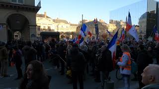 Manifestation organisée par les patriotes place du Palais Royal à Paris le 16122023  Vidéo 2 [upl. by Ardnazxela]