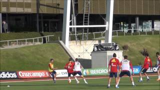 Primer entrenamiento de la Selección Española en la Ciudad del Fútbol [upl. by Jerad315]