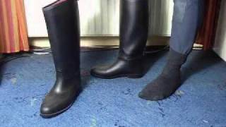 attract new rubber riding boots  Gummi Reitstiefel anziehen [upl. by Kathrine]