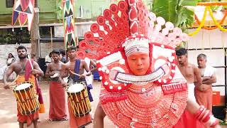 Theyyam Calicut paradevatha Vellattu Mundakattu Sree bagavathy Temple Kozhikode [upl. by Worsham132]