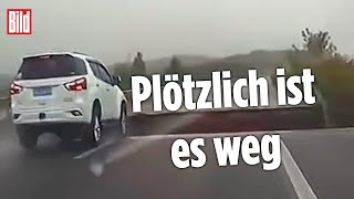 Auto rast von kaputter Brücke in Erdkrater  China [upl. by Yenreit]