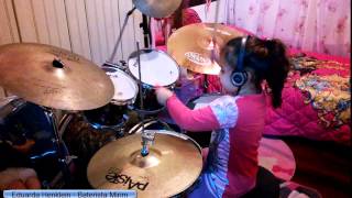 Eduarda Henklein 4 anos tocando COVER Iron Maiden  Wasting Love primeiro ensaio da musica [upl. by Bee]