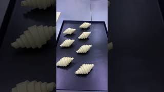 Cara membuat croissant tips amp trick reaktion food croissant tutorial baking pastry [upl. by Raddatz]