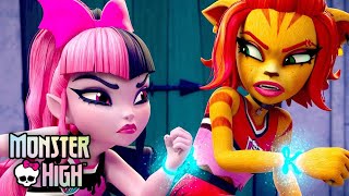 Monster High™ Latino  ¿Draculaura y Toralei son obligadas a volverse mejores amigas [upl. by Erasmo]