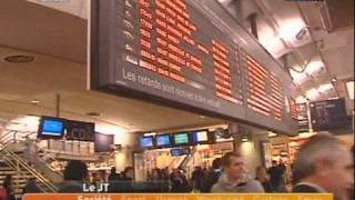 SNCF gare aux horaires [upl. by Llennahs]