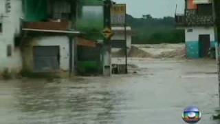 momento em que a água invadiu o município de Rio Largo em Alagoas [upl. by Margaret154]