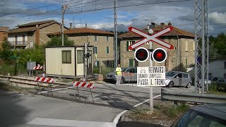 Spoorwegovergang Ponte Felcino I  Railroad crossing  Passaggio a livello [upl. by Ivor]