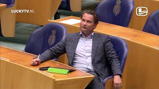 Thierry Baudet Goochelshow  LUCKYTV 2017 [upl. by Eeima]