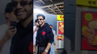 Stebin Ben makes a stylish entrance at airport🤩🔥 stebinben stebinbensongs stebinbenlive [upl. by Ehrsam155]