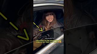 Lisas reaction 😍😃when a fan asked her to roll down her car window lisa blackpink lisablackpink [upl. by Analart]