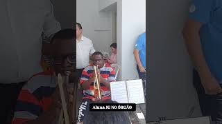 Aluna JG no órgão tocando hino [upl. by Eniretak]