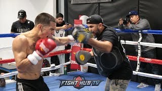 OSCAR VALDEZ SHOWS CRAZY SPEED ON THE MITTS amp LOOKS POWERFUL FOR SCOTT QUIGG CLASH [upl. by Ahseneuq]