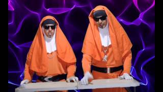 Las Monjas Raperas hipnotizan el pollo [upl. by Eseryt]