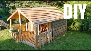 DIY Spielhaus  Gartenhaus für Kinder ★ selber bauen aus Paletten  Anleitung [upl. by Aerdnod]