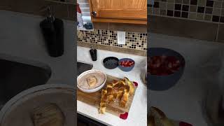 How to make French toast 🍞 shortsfeed cooking cookinglife momlife food shortsfeed [upl. by Iborian617]