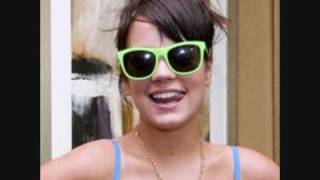 Lily Allen Everybodys Changing with lyrics [upl. by Byrom]