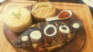 Voici comment je mange de lattiéké au poisson  Délicieuse et facile recette complète [upl. by Nomihs154]