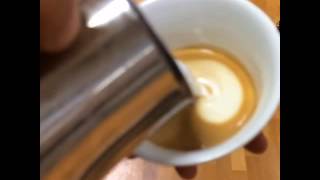 ESSSE CAFFE  TUTORIAL LATTE ART [upl. by Pammy]