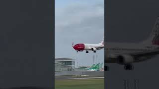 Norwegian Airlines pilot performs impressive landing during Storm Ashley in Ireland [upl. by Stauffer]