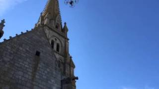 Un drone autour de léglise SaintLaurent à Parthenay [upl. by Celik]