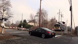 LIRR Advises Motorists to “Wait For The Gate” Version 1 [upl. by Lauhsoj95]