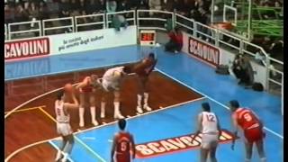 Aza Petrovic 45 punti vs Valerio Bianchini 1988 [upl. by Ebby898]