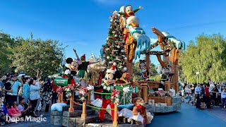 A Christmas Fantasy Parade First Performance  Holidays at Disneyland Resort 2023 4K [upl. by Dnomsaj]