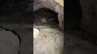 X caso trovo una grotta naturale urbexitalia urbex abbandonato shorts [upl. by Steere506]