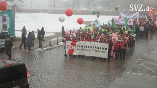 Tausende Teilnehmer bei Warnstreik in Schwerin [upl. by Eivla]