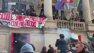 Sciopero scuola studenti occupano la Mole di Torino [upl. by Ttemme354]