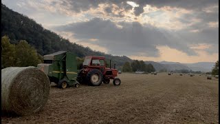 1974 Allis Chalmers 200 baling Johnson Grass [upl. by Enreval]