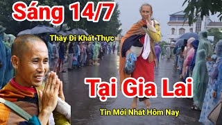 Sáng 147 Thầy Minh Tuệ Đi Khất Thực Sớm Bà Con Đến Rất Đông Đảnh Lễ Thầy [upl. by Hcurab854]