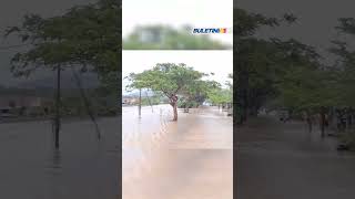 MONSUN TIMUR LAUT  Kemaman dilanda banjir 1 PPS dibuka [upl. by Standing]