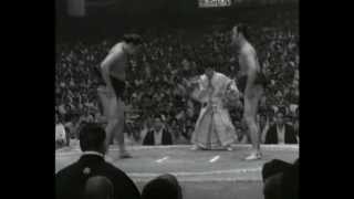 Wakanami vs Takanohana  Nagoya 1971 若浪 対 貴ノ花 [upl. by Noreht]