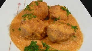 ALBÓNDIGAS DE POLLO EN SALSA DE ALMENDRAS [upl. by Bernardina]