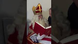 DIT MAG JE ECHT NOOIT AAN SINTERKLAAS VRAGEN  SHORTS [upl. by Nyrrek526]