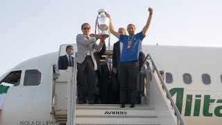 Il ritorno degli Azzurri a Roma dopo la vittoria dell’Europeo  EURO 2020 [upl. by Mchenry]