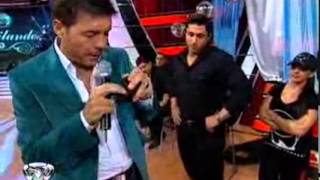 Showmatch 2010  Marcelo quiere regalarle algo a la novia de Tito [upl. by Yahsed44]