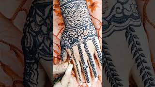 A simple back hand mehndi design shots mehndi backhandmehandplease subscribe my channel [upl. by Goodill297]