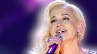 Kellie Pickler STUNS Fans With HeartWrenching Stage Return [upl. by Laekcim585]