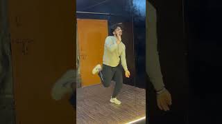 Meri moto suit pehan k aayii 🤣❤️😎viralvideo shorts dance upload youtubeshorts lovedance [upl. by Naired39]