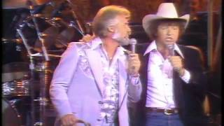 Kenny Rogers amp Mac Davis  Hard To Be Humble LIVE [upl. by Ailhad]