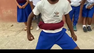 DANÇA KADODA NIASSA DO ELLPROFESSOR  DESAFIADO POR ALUNOS DA ESCOLA CAMPEATete [upl. by Notyarb]