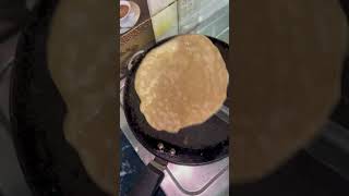 Paratha lovers 😍 recipe roti foodparatha yummyparatha streetfoodshots youtubeshorts [upl. by Boehike]