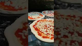 Pizzaiolo Prepara laa Pizza 🍕 pizza pizzaiolo napolitana [upl. by Repsag367]