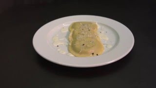 Autarchia il raviolo gigante del Manna [upl. by Moynahan]