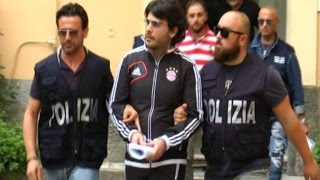 Casal di Principe CE  Camorra arrestato il latitante dei casalesi Alberto Ogaristi 230915 [upl. by Tizes]