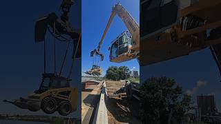 LIEBHERR LH40 BOB CAT Peniche bobcat grue liebherr samsung machine bobcat peniche [upl. by Silyhp574]