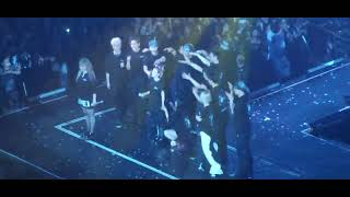 In or Out CL Park Bom Minzy sing dance to Sandaras song [upl. by Ridglea]